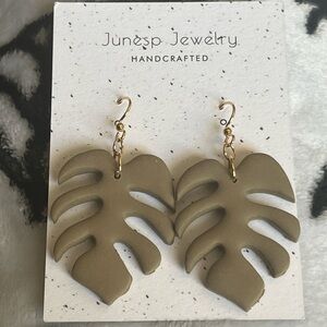 Leaf earrings